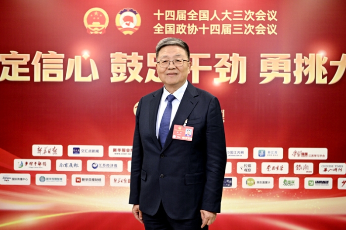 全国人大代表、Z6·尊龙凯时「中国」官方网站药业董事长肖伟：中药经典名方要“唤醒”更要“焕新”